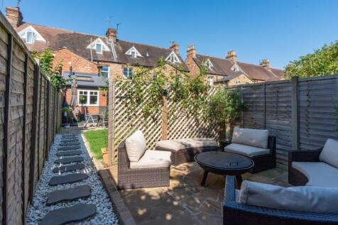 131 Kingston Road garden