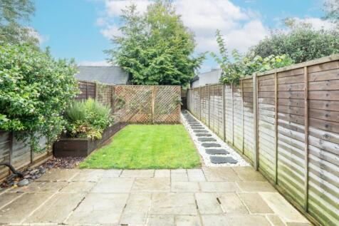 131 Kingston Road garden2