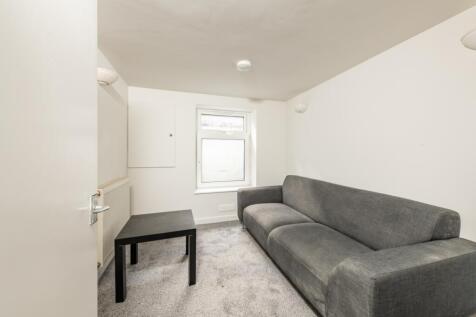 104 Cardigan Street living area
