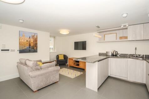 21 Grantham House kitchen living