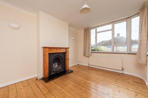26 Maple Close living room2