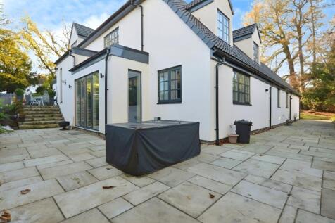 outside photo iffley turn x7