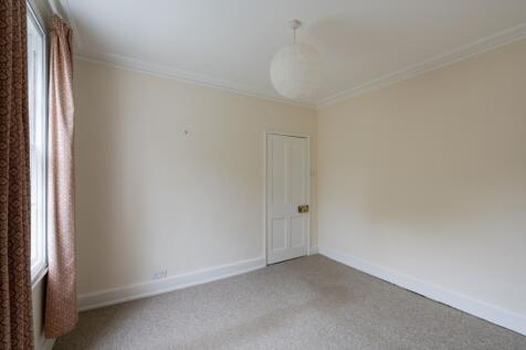 77 Woodstock Road living room2