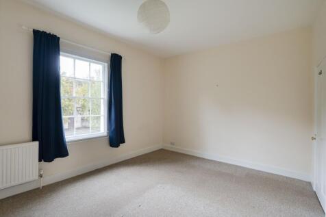 77 Woodstock Road bedroom 1