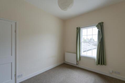 77 Woodstock Road bedroom 2