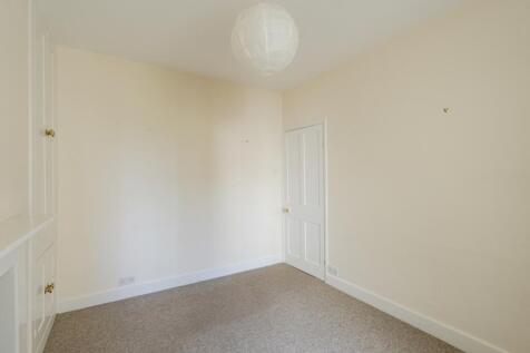 77 Woodstock Road family room3