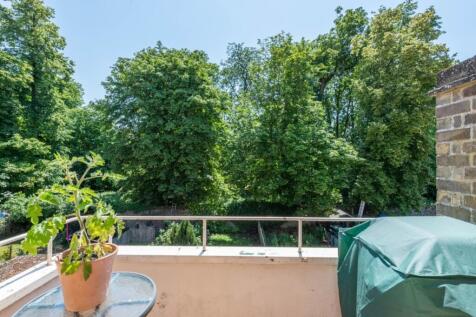 Lrg_7 Cockpit Close HIGH-7