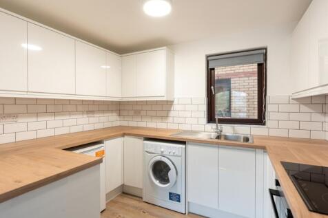 28 The Chilterns kitchen1