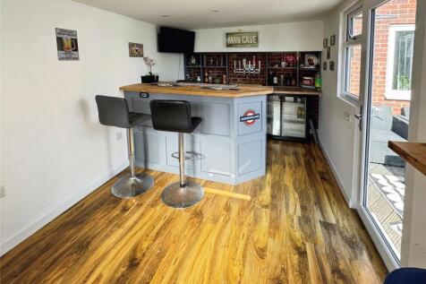 Bar/Games Room