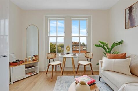 14-5972JHMWD - 105 Kingsley Flats - 8.jpg