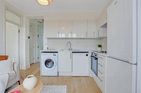 01-081bJHMWD - 105 Kingsley Flats - 14.jpg