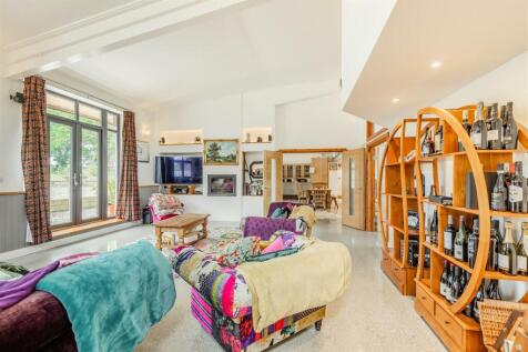 8561063-interior11.jpg