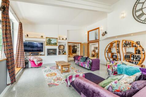 8561063-interior12.jpg