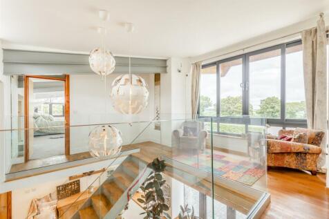 8561063-interior21.jpg