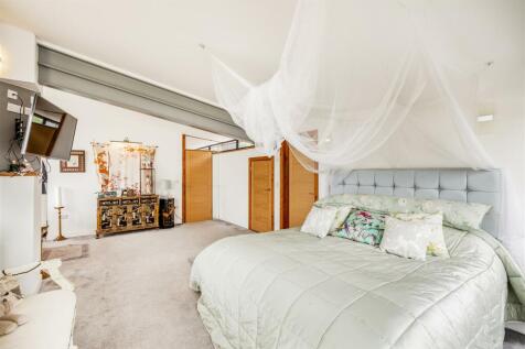 8561063-interior24.jpg