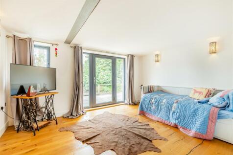8561063-interior02.jpg