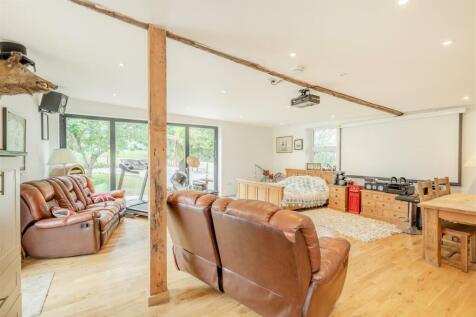 8561063-interior27.jpg
