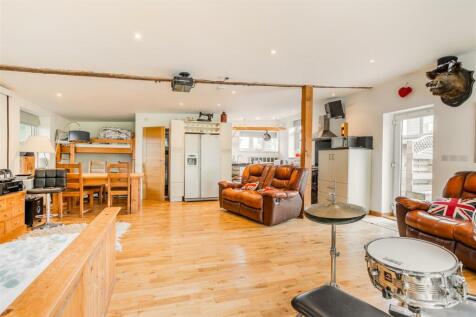 8561063-interior28.jpg