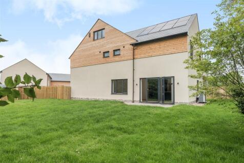 Rear garden 2.jpg