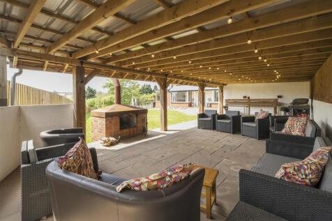 Outdoor dining area