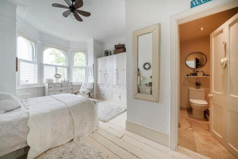 Bedroom 1 &amp; en-suite