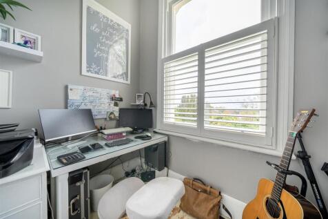 Bedroom 5/Office