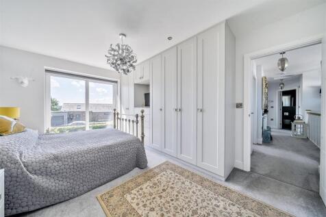 Principle bedroom