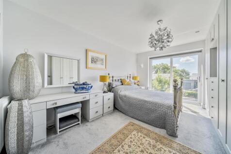 Principle bedroom