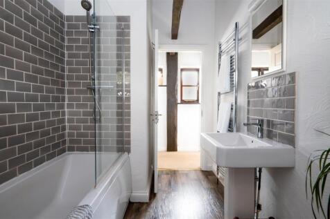 Main bathroom