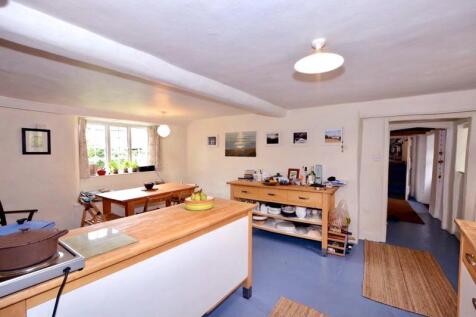 LH Kitchen 2 - .jpg