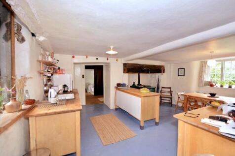 LH Kitchen 1 - .jpg