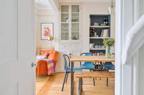 Hallway to Dining room