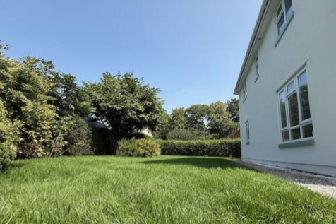 Kirkmead garden.png