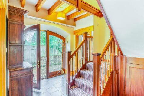 8607632-interior08.jpg