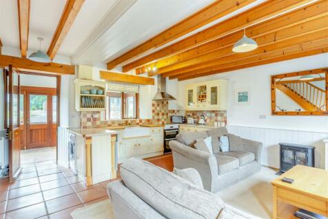 8607632-interior24.jpg