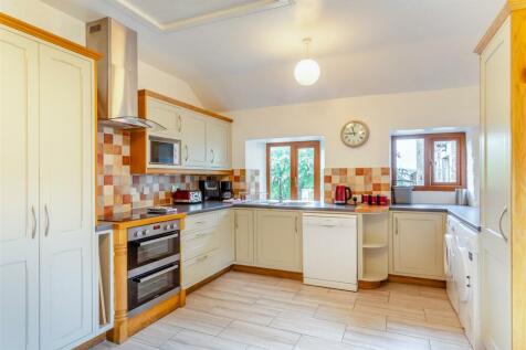 8607632-interior38.jpg