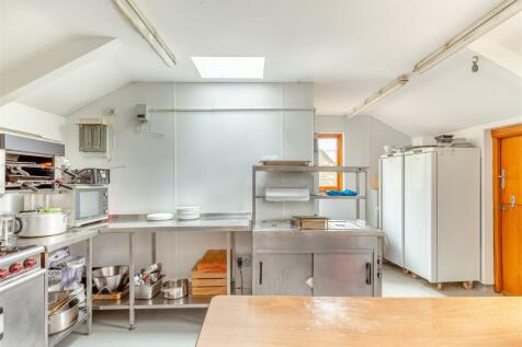 8607632-interior05.jpg