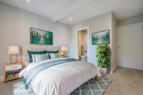 Bedroom 1.jpg