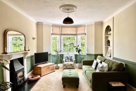 Lounge/ Dining Room