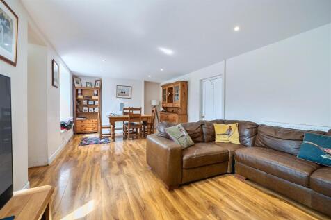 1303147-8-6842cdce8dc58.jpg