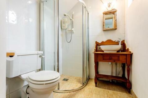En-Suite Showeroom.jpg