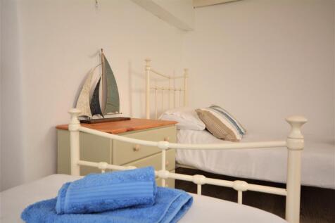 Twin Room 2.JPG