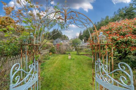 Garden Arch.jpg