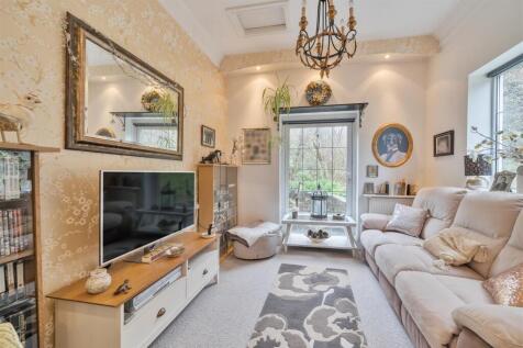 Season TV room.jpg