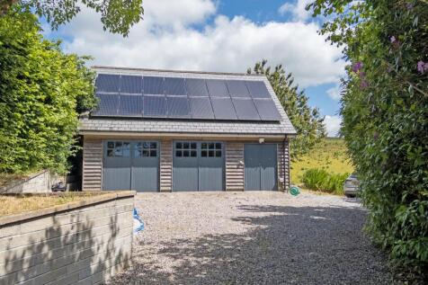 Garages close up.jpg