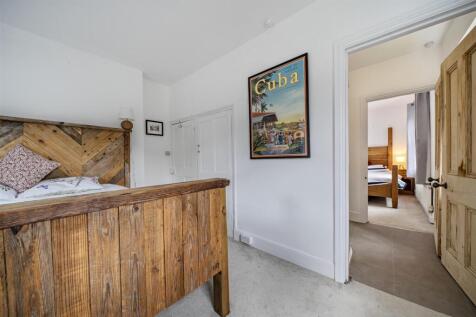 1370308-14.jpg