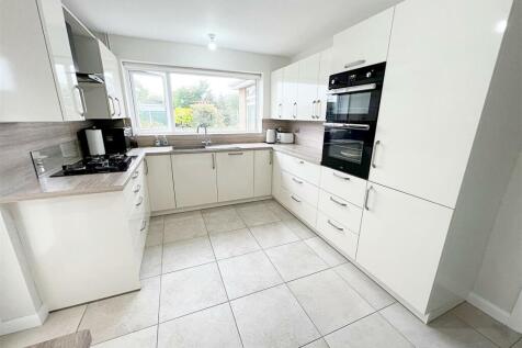 KITCHEN BREAKFAST ROOM
