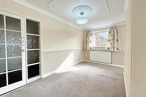 LOUNGE-DINING ROOM