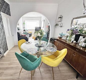 LOUNGE/DINER