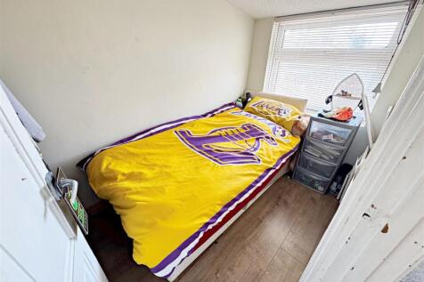 BEDROOM 2